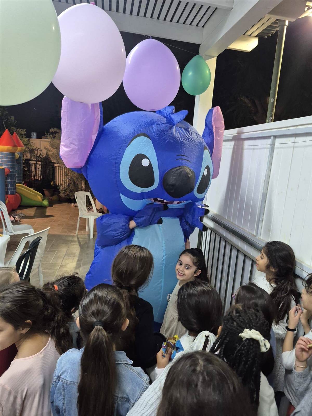 סטיץ' עם הילדים